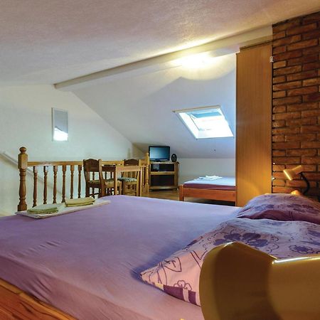 1 Bedroom Gorgeous Home In Slivno Klek Exteriör bild